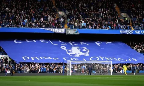 Chính phủ Anh lỏng tay, Chelsea đón tin vui giữa khó khăn