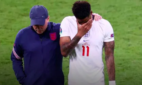 CHÍNH THỨC! M.U, Arsenal ra thông báo vụ Saka, Rashford bị đả kích