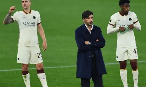 CHÍNH THỨC! Tan nát trước Man Utd, AS Roma ra quyết định "trảm tướng"