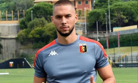 CHÍNH THỨC: Chưa có Suarez, Juve vội chia tay tiền đạo thứ 3