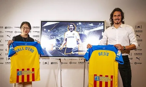 CHÍNH THỨC! Cavani ra mắt bến đỗ mới