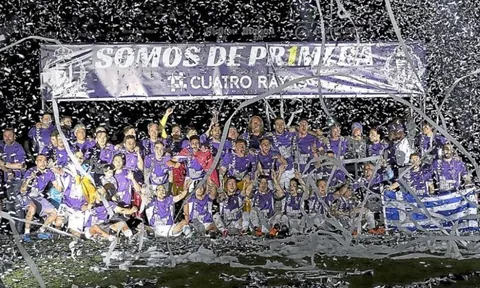 CHÍNH THỨC: Đội bóng của "Người ngoài hành tinh" trở lại La Liga