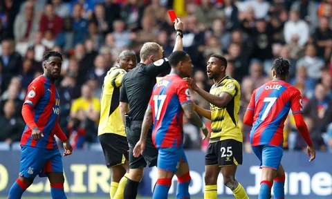 CHÍNH THỨC! Đội bóng thứ 2 ở Premier League rớt hạng