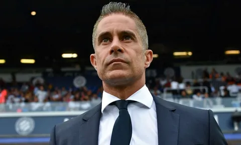 CHÍNH THỨC: Ligue 1 chứng kiến một HLV nhận tráp sa thải sau 5 tháng làm việc