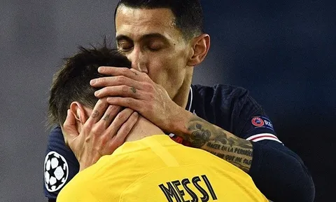CHÍNH THỨC! Loại Barca, PSG thưởng nóng trụ cột ôm hôn Messi