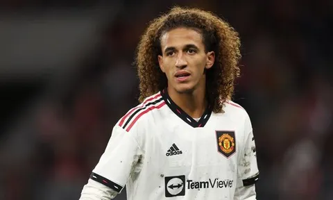 CHÍNH THỨC! Man Utd chia tay cầu thủ thứ 13
