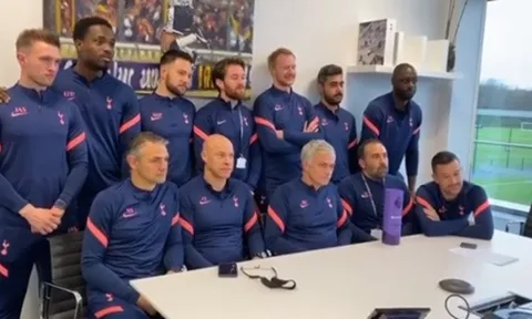 CHÍNH THỨC! Mourinho nhận vinh dự lớn từ Premier League