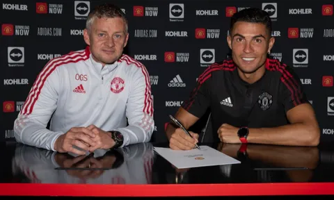 CHÍNH THỨC: Ronaldo ký hợp đồng với Man Utd