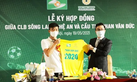 CHÍNH THỨC: SLNA "trói chân" Phan Văn Đức đến năm 2024