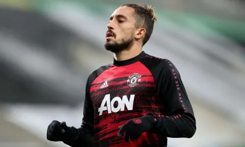 CHÍNH THỨC: Tân binh Alex Telles của Man Utd dương tính với COVID-19