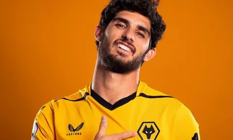 CHÍNH THỨC: Wolves công bố tân binh thứ 3, giá 32.6 triệu euro