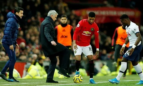 CHOÁNG! 'Báo thù' cho Rashford, anh trai 'troll' Mourinho không thương tiếc