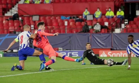 CHOÁNG! Khung thành mở toang, Kai Havertz gây sốc với pha dứt điểm khó tin