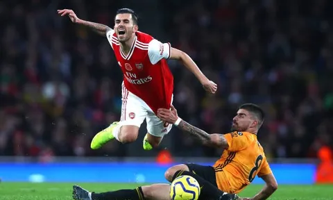 Chơi bạc nhược, Arsenal tiếp tục chìm trong khủng hoảng