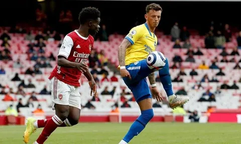 "Chuyển đến Arsenal để làm gì?"