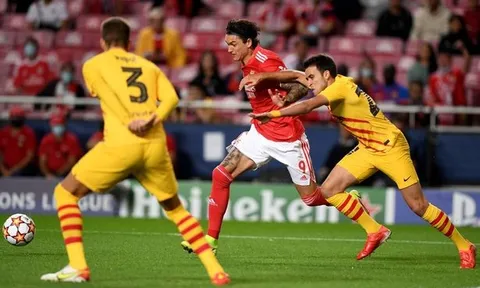 Chuyển nhượng 17/04: Martial làm hỏng kế hoạch, M.U lợi thế ký Cavani 2.0; Arsenal gây bất ngờ với Nkunku