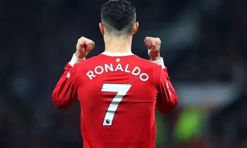 Ronaldo ra đi, áo số 7 của M.U lập tức có chủ nhân mới