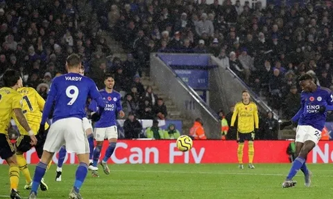 'Có 1 khoảng cách lớn giữa Arsenal và Leicester'