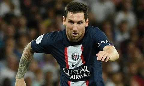 Cổ động viên PSG đòi công bằng cho Messi
