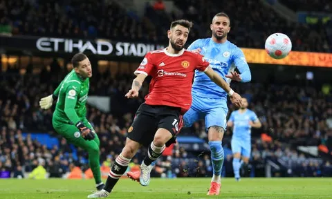 Cỗ máy bao sân xuất hiện trong trận Man City 4-1 Man Utd
