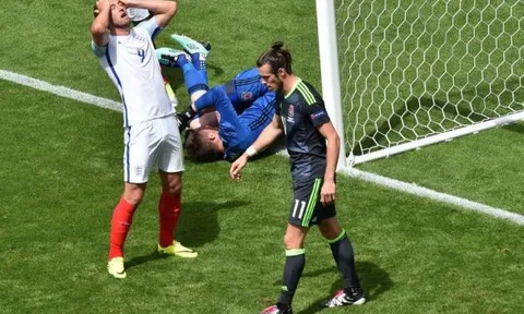 Có mũi đinh 3 lợi hại bậc nhất, Mourinho vẫn than phiền