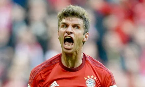 Có thêm hai ông lớn tranh giành Muller với Liverpool