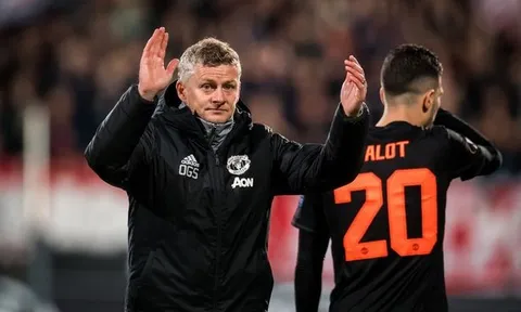 Man Utd gặp khó, người hùng City nói lời khiến fan Quỷ đỏ đắng lòng
