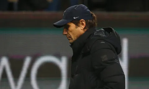 Conte tạo rắc rối ở Tottenham