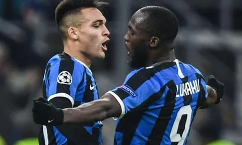 Conte phản ứng ra sao sau cú ra chân 'nhanh như điện' của Lukaku?