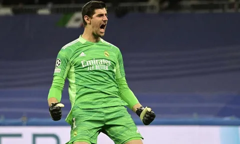 Courtois chỉ ra điểm hơn của Benzema so với Lewandowski