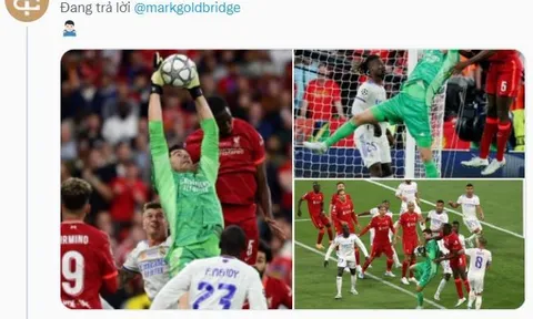 Courtois đáp trả khi bị so sánh với De Gea