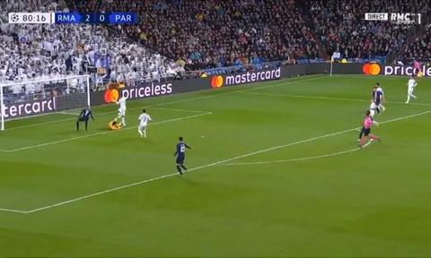 Courtois mắc lỗi tai hại trong bàn thắng của Mbappe