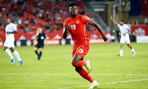 Cử chỉ cao đẹp của Alphonso Davies