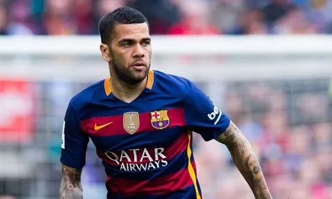 "Cứ chuyền bóng cho Messi, cậu ấy có thể thành công tại Barcelona"
