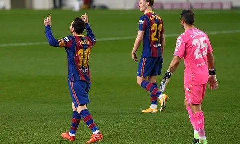 Một lần nữa, Messi tạo ra "phép màu" giúp Barca thắng trận