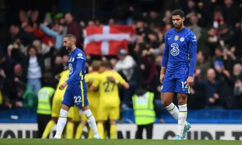 Cú tát cảnh báo Chelsea