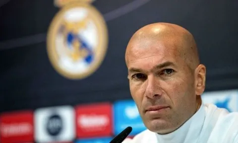 "Cú tát đau" cho trọng thần của Zidane