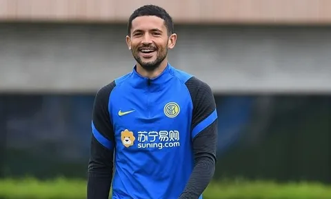 Cùng bạn gái vi phạm luật giao thông, sao Inter Milan sắp nhận án phạt nặng