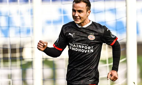Cướp bóng từ thủ môn, Gotze ghi bàn thắng đầu tiên sau 10 tháng
