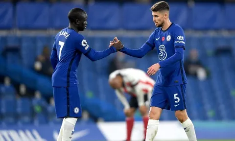 Cựu Quỷ đỏ so sánh sao Chelsea với Scholes