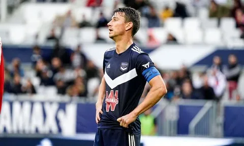 Cựu sao Arsenal bị tước băng thủ quân