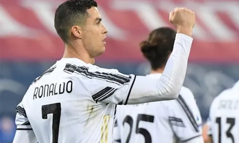 Cựu sao Liverpool cản Man Utd chiêu mộ Ronaldo