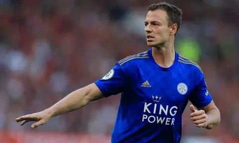 Cựu sao Man Utd liên tục bị la ó ở Anfield