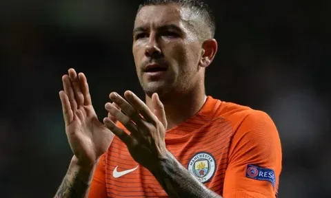 Cựu sao Manchester City giải nghệ ở tuổi 36