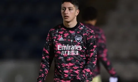 Cựu tiền vệ Arsenal đầu quân cho Watford