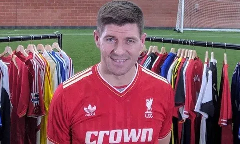 Tiết lộ: Gerrard từng nghĩ đến việc trở thành CĐV Everton!