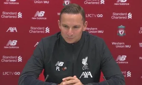 Trước thềm đại chiến với Arsenal, phó tướng Klopp cập nhật tình hình chấn thương