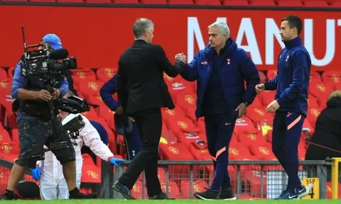 Đá đểu Solskjaer, Mourinho dùng Sir Alex để nhắc nhở M.U