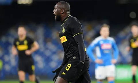 Đã gia nhập Chelsea, Lukaku vẫn khiến hậu vệ Serie A khiếp vía