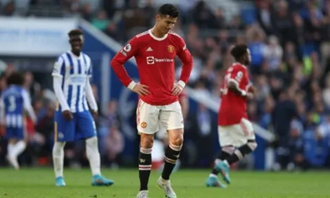 Đá như đội rớt hạng, M.U 'ăn hành' ngập mặt trước Liverpool 2.0